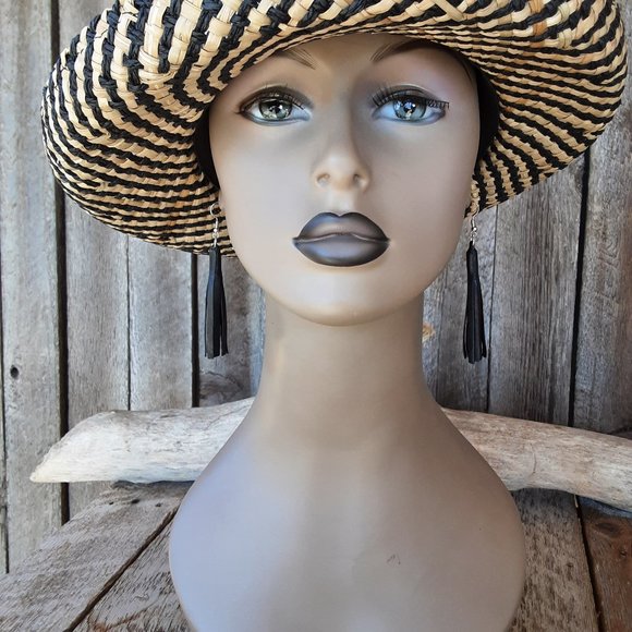 Handmade Leather Fringe Earrings - Picture 6 of 8